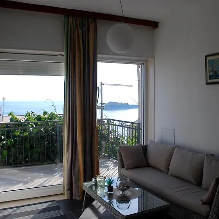 Summer Breeze Apartment *