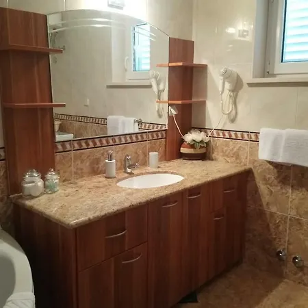 Summer Breeze Apartment